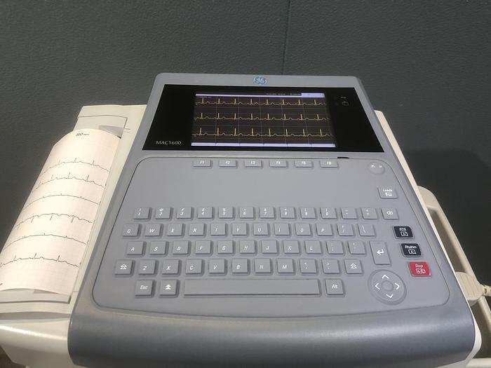 Gebraucht GE MAC 1600 EKG Gerät Elektrokardiograph auf Trolley