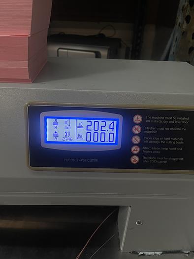 Used 520H V8.3 LCD Cutter