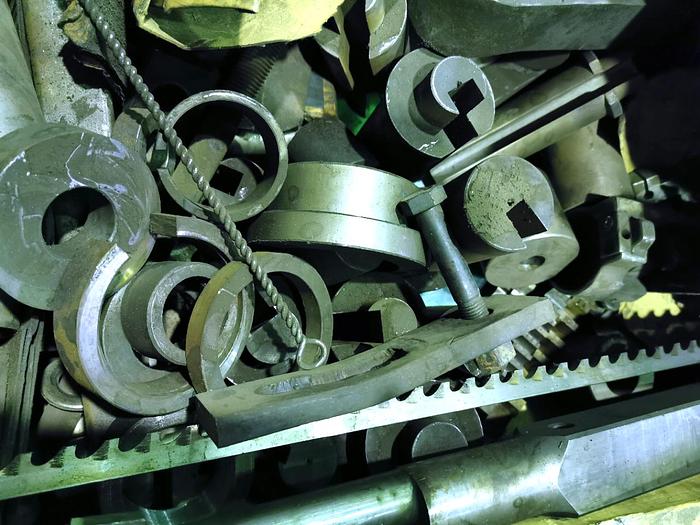 Used 1971 Keyway and broaching machine HENNING DKME 10