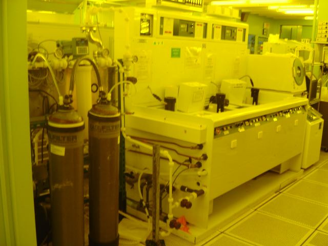 Used Dexon Plastic Dilute HF Filtered Etch Baths Wet Bench