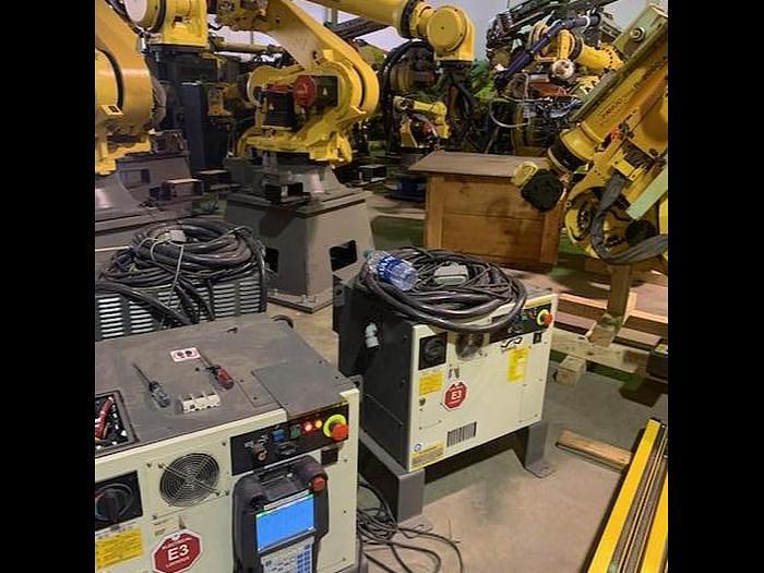 Used FANUC R2000iC/125L 6 AXIS CNC ROBOT WITH R30iB CONTROLLER, 125KG X 3,100 MM H REACH