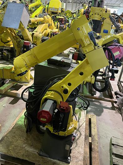 Used FANUC ARCMATE 120iC SIX AXIS ROBOT 20KG X 1811MM HIGH REACH R30iA CONTROLLER