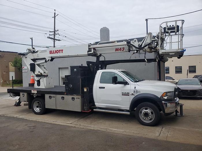 Used 2017 Elliott M43R Sign Crane on 2017 Ram 5500 Reg Cab Flatbed Truck – M54174