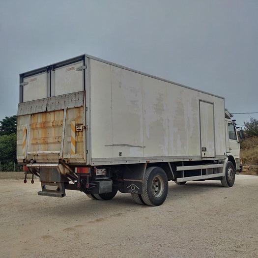 Usado 1991 SCANIA P 93M 220 box lorry