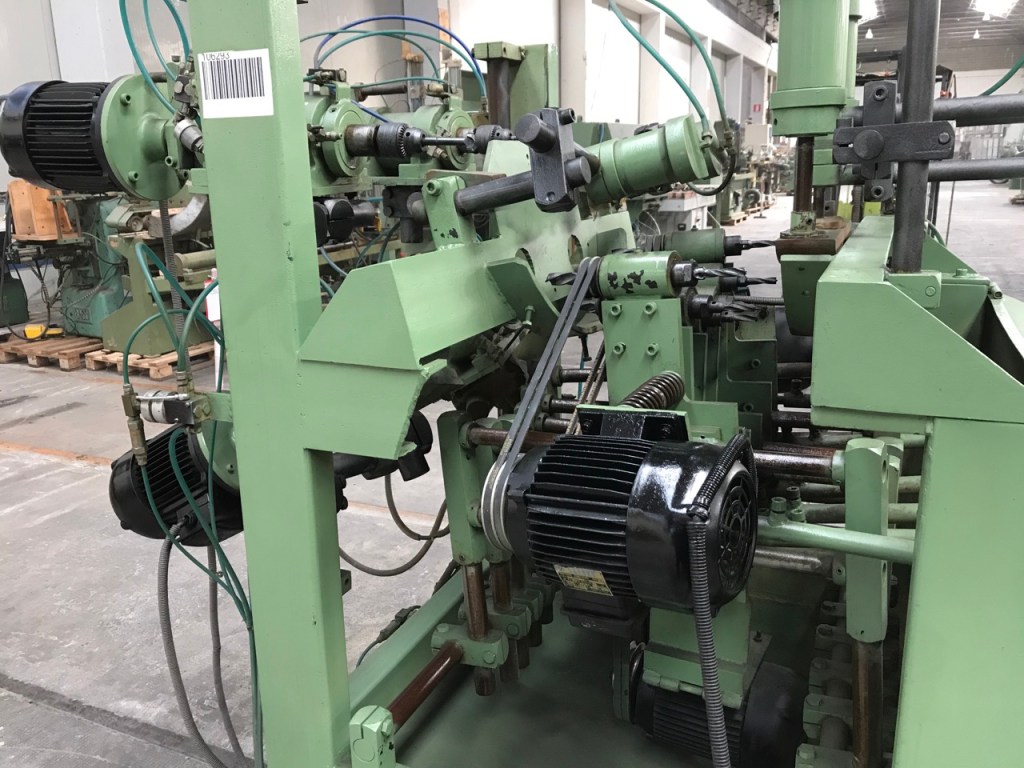 Usato Foratrice per forare in contemporanea sedili e spalliere