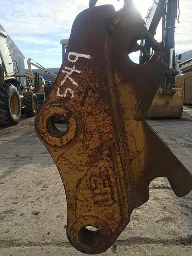 Used Werk Brau Mechanical QC for CAT 330. 90 and 80 mm Pins, 15-1/4" Face Spread...