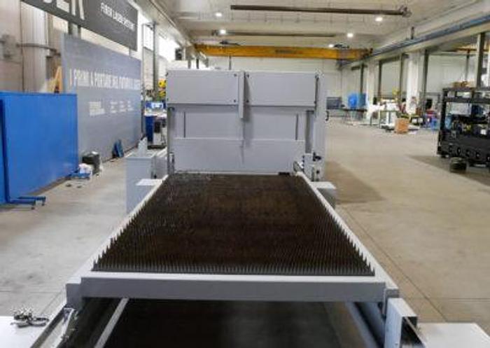 Usato CY2D HL3015 USATO DEL 2014 E RICONDIZIONATO NEL 2021