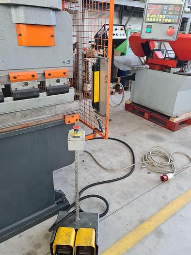 Usato PRESSA PIEGATRICE 