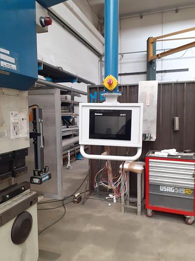 Usato PRESSA PIEGATRICE SINCRONIZZATA FARINA