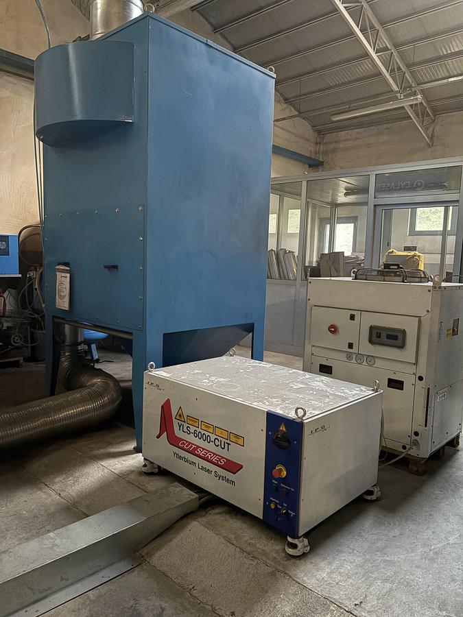 Usato IMPIANTO DI TAGLIO LASER IN FIBRA OTTICA CY LASER CON CARICO E SCARICO
