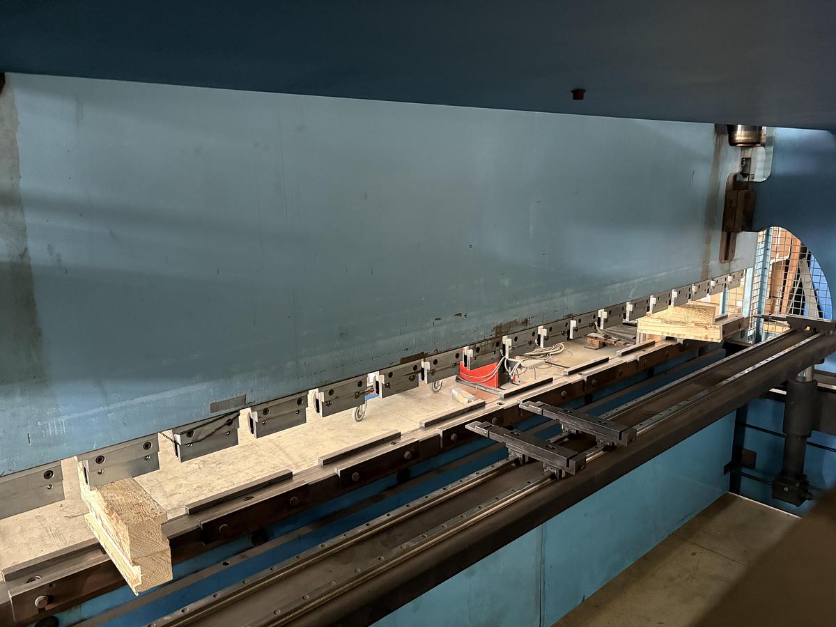 Usato PRESSA PIEGATRICE CR