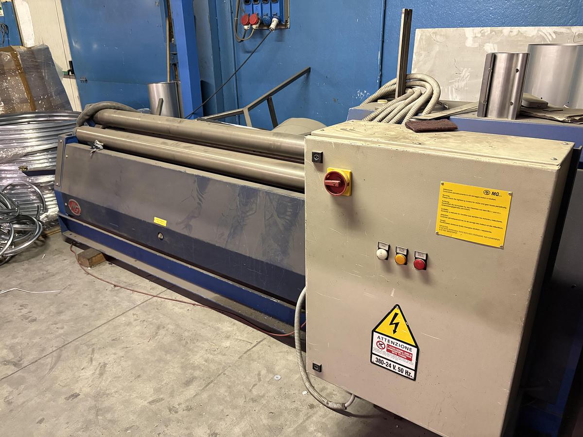 Usato CALANDRA A CONTROLLO NUMERICO