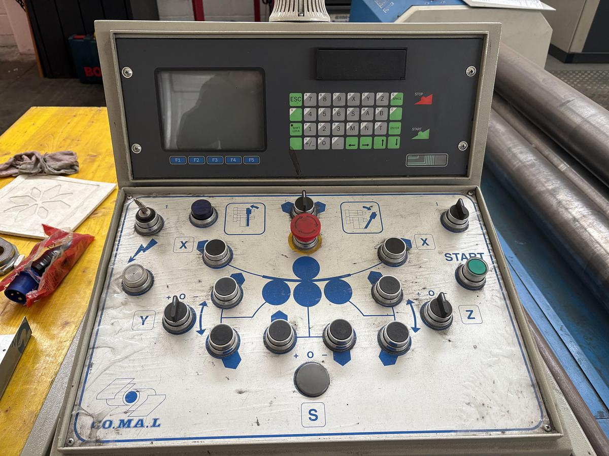 Usato CALANDRA A CONTROLLO NUMERICO