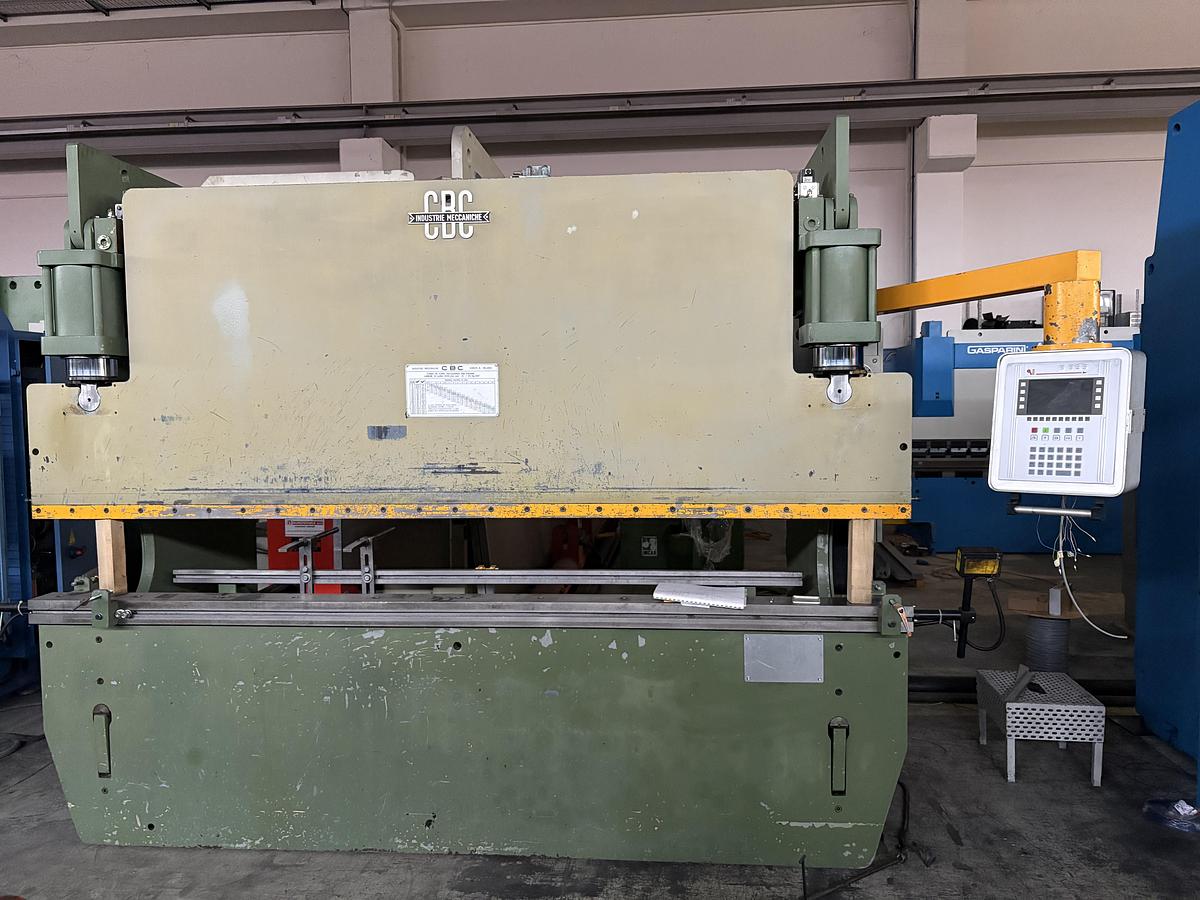 Usato PRESSA PIEGATRICE IDRAULICA CBC