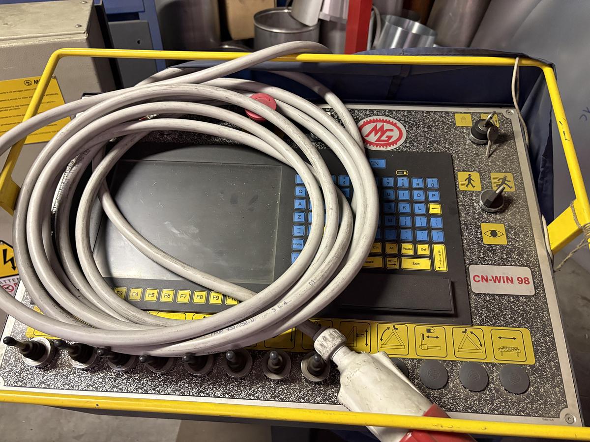 Usato CALANDRA A CONTROLLO NUMERICO