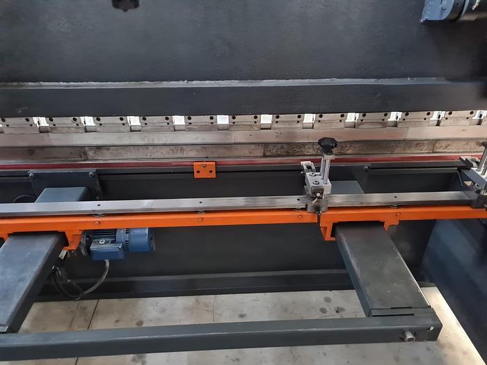 Usato PRESSA PIEGATRICE 