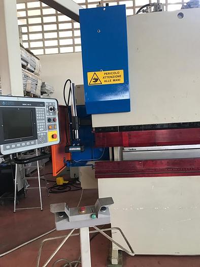 Usato PRESSA PIEGATRICE LVD