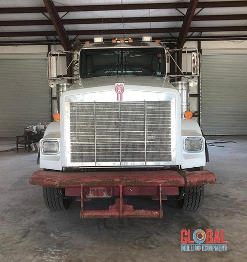 Used Item 0956 : 2009 Kenworth T800 Tri/A Winch Tractor