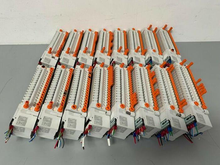 Used SMC VQ1101-5B Solenoid Air Control Valve 0.15~0.7MPa