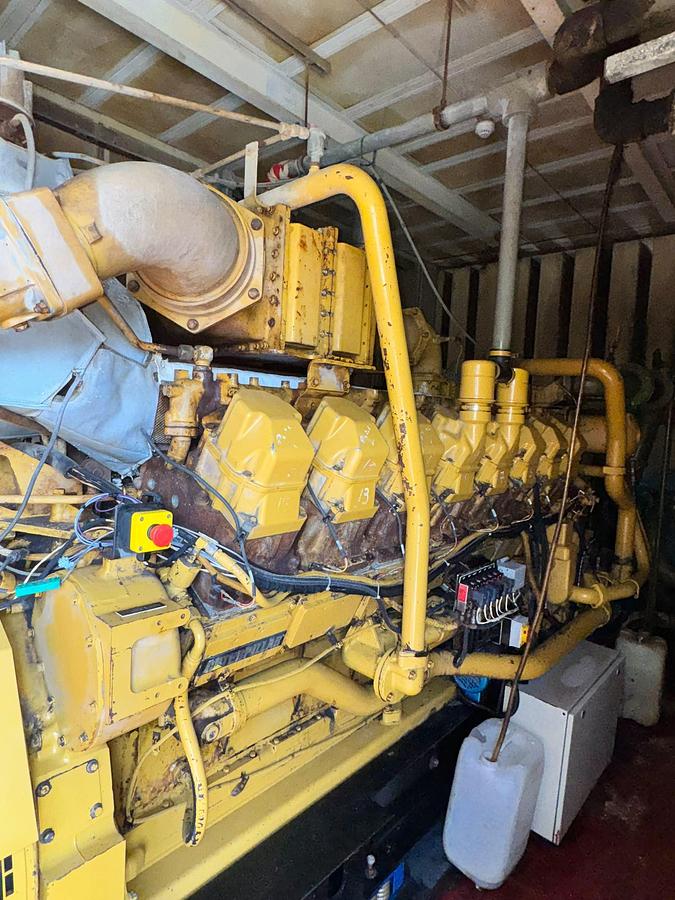 Used 2006 Caterpillar 1100 kW Gas Generating Set 3516B