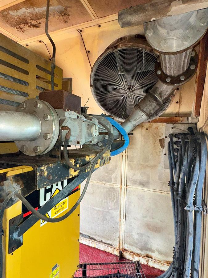 Used 2006 Caterpillar 1100 kW Gas Generating Set 3516B