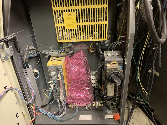 Used FANUC M900iA/350 6 AXIS CNC ROBOT WITH R30iA CONTROLLER 350KG X 2650mm REACH