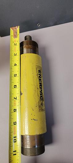 Used ENERPAC HYDRAULIC CYLINDER RD-93, 9 TON 10,000 PSI MAX (102)