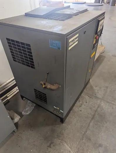 Used 1998 Atlas Copco GA18 25HP compressor with dryer #105712