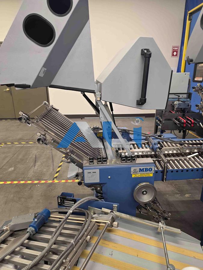 Used 2004 MBO B21 Continuous Feed Folder with Right Angle