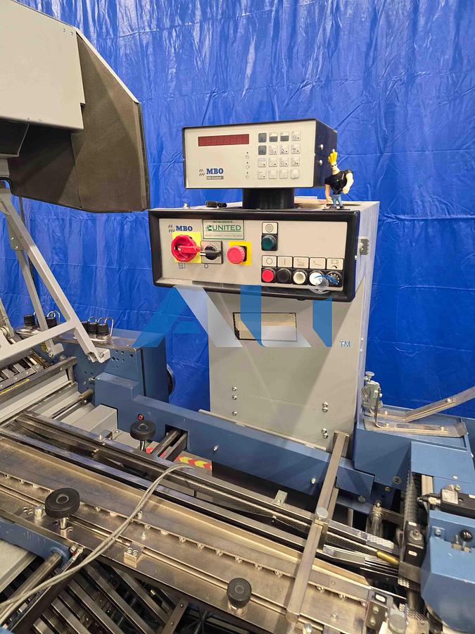 Used 2004 MBO B21 Continuous Feed Folder with Right Angle