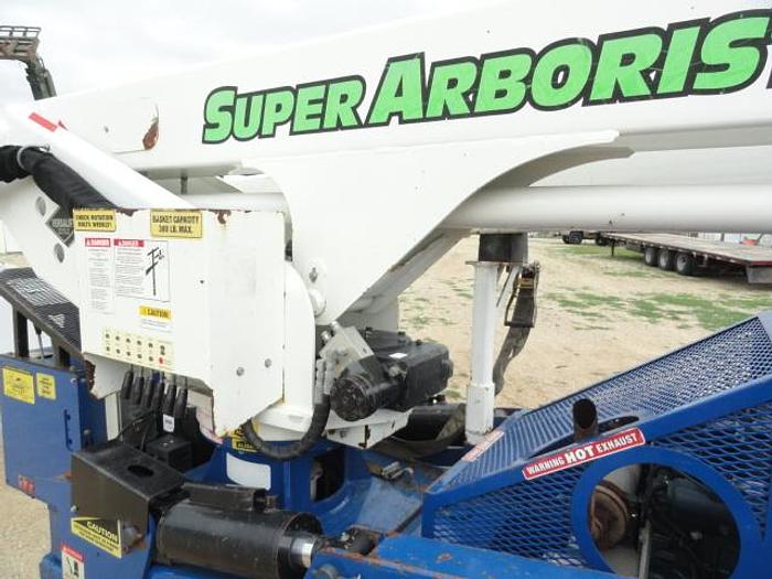 Used 2014 skylift/ versalift SUPER ARBORIST 53/VST521