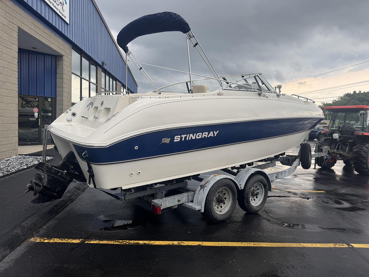 Used 2000 Stingray 220 DS