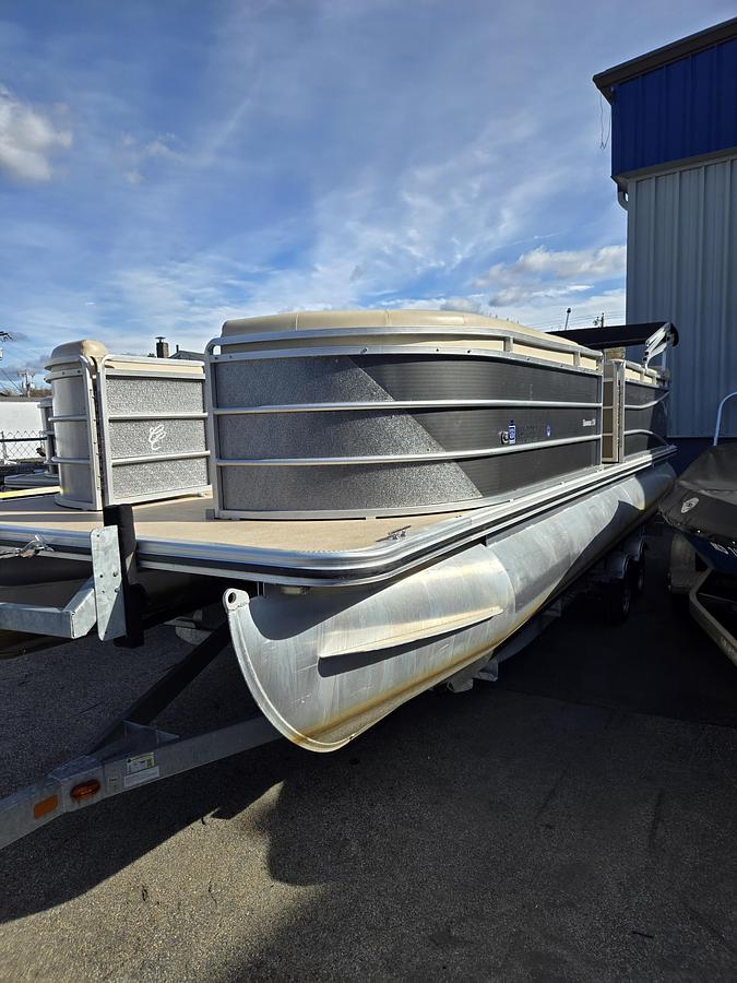 Used 2016 Cypress Cay Seabreeze 250