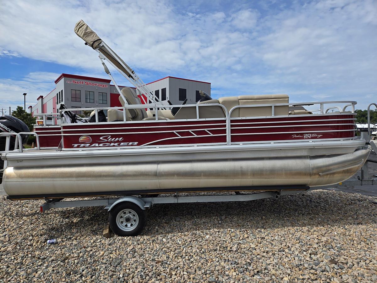 Used 2021 Sun Tracker 21' Fishin Barge