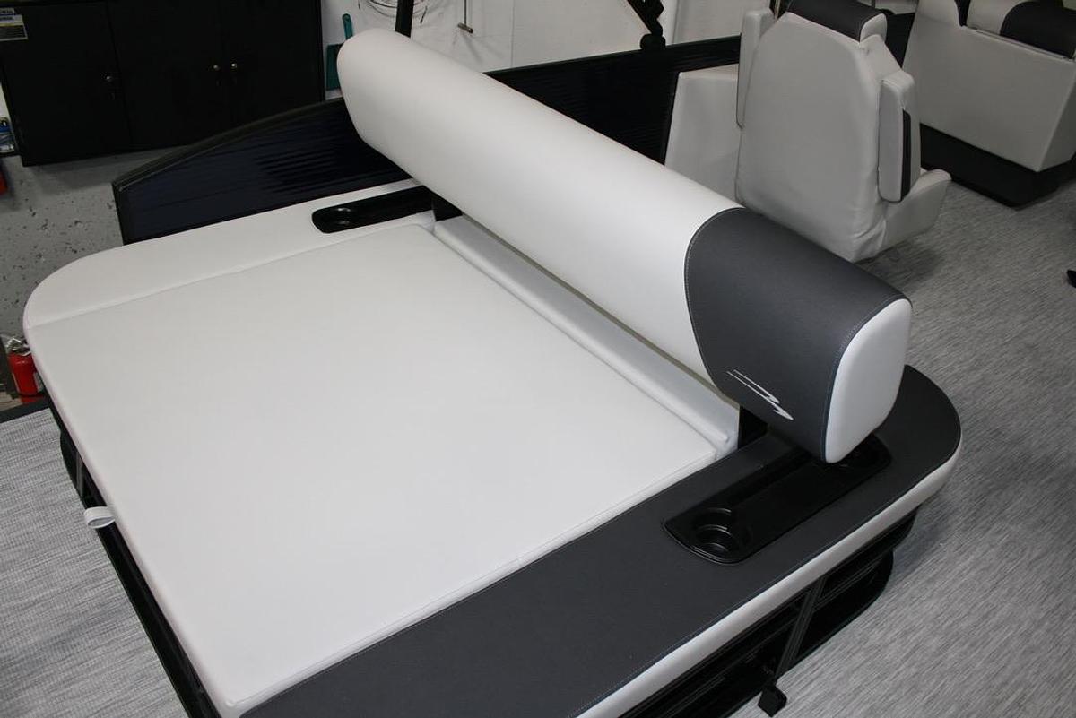 2026 Bennington 22SSBSE