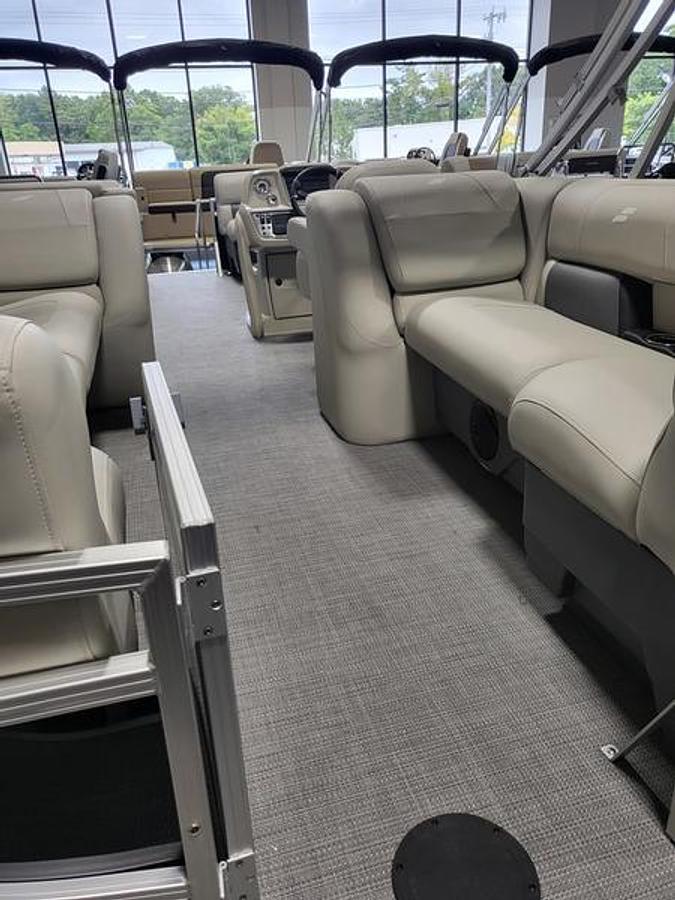 2025 Starcraft Marine LX 22 R