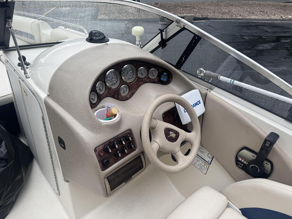 Used 2000 Stingray 220 DS
