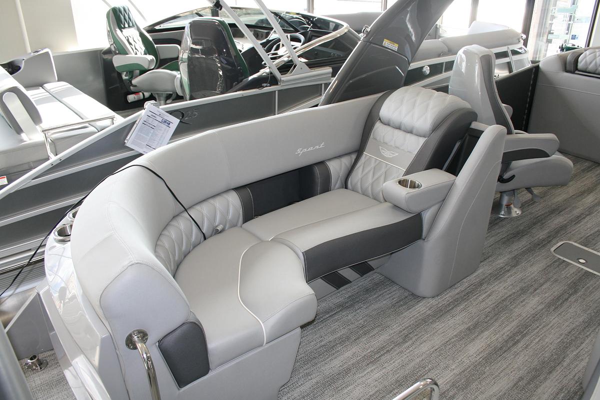 2026 Bennington 23 RX Fastback Arch