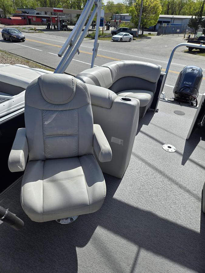 Used 2018 Sylvan 8522 LZ