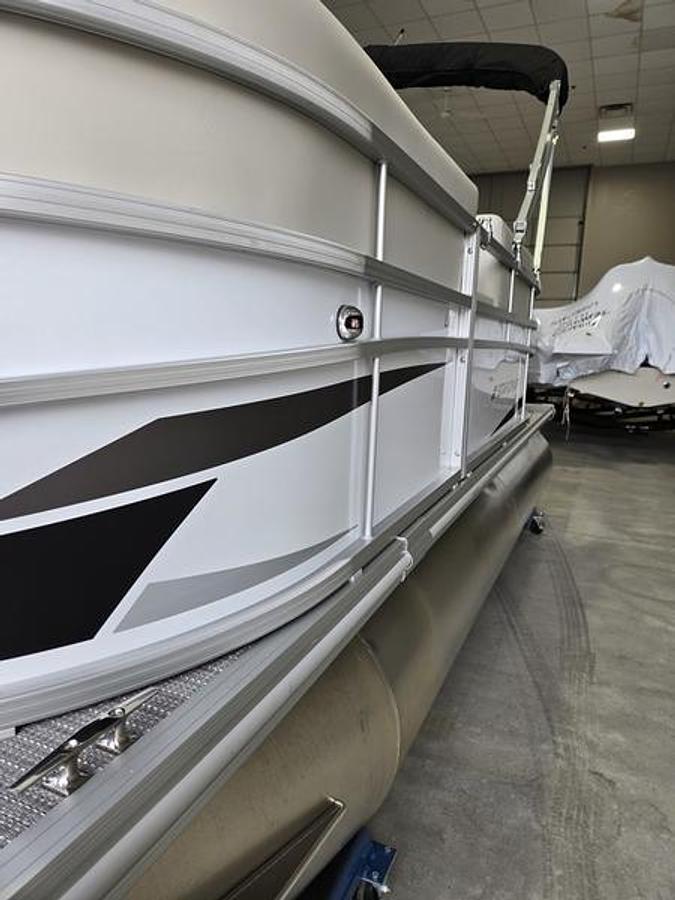 2026 Starcraft Marine LX 16 R