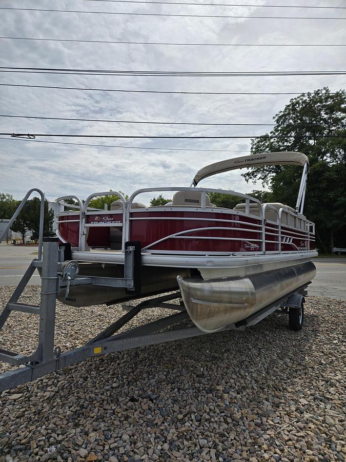 Used 2021 Sun Tracker 21' Fishin Barge