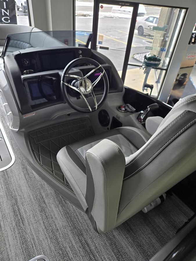 2026 Bennington 23 RX Fastback Arch