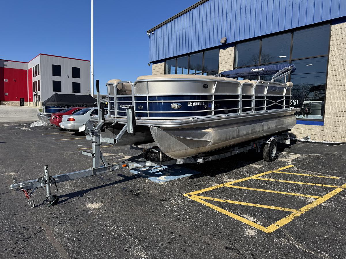 Used 2015 Xcursion 21 Cruise