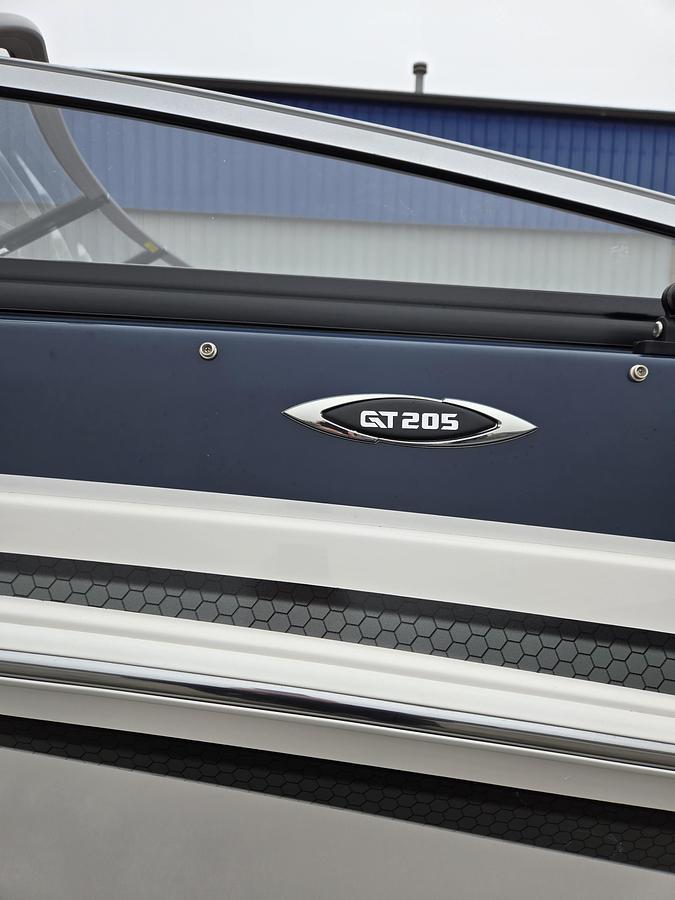 Used 2017 Glastron GT205