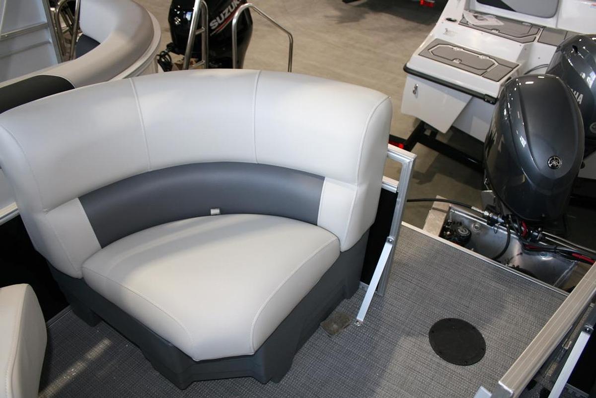 2026 Starcraft Marine LX 18 R