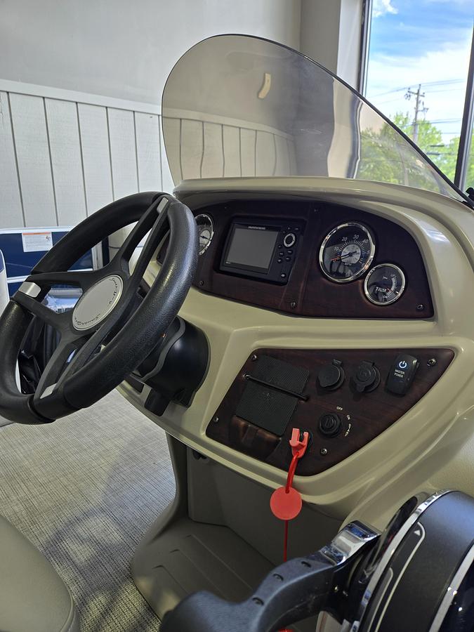Used 2022 SOUTHBAY 220CR LE