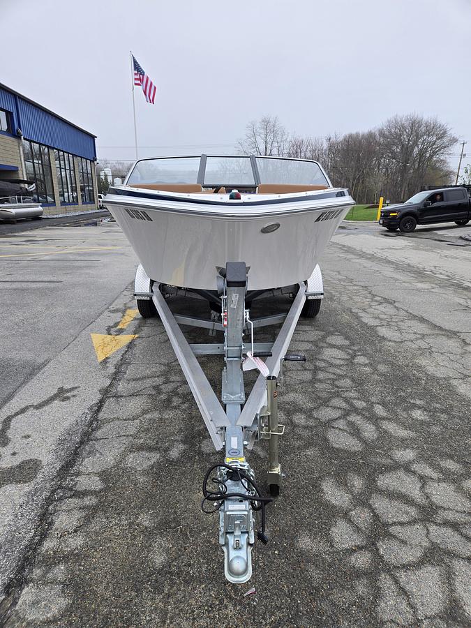 Used 2017 Glastron GT205