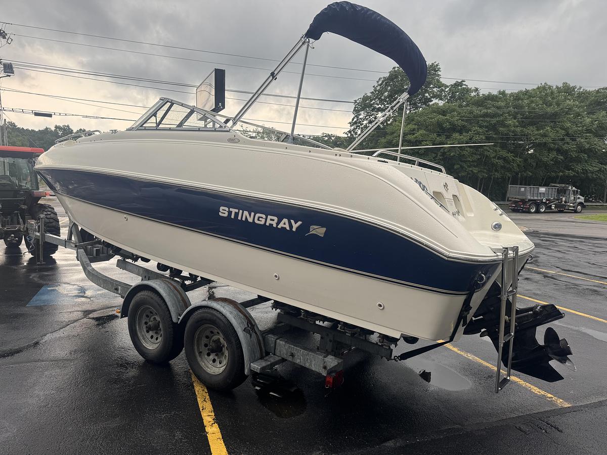 Used 2000 Stingray 220 DS
