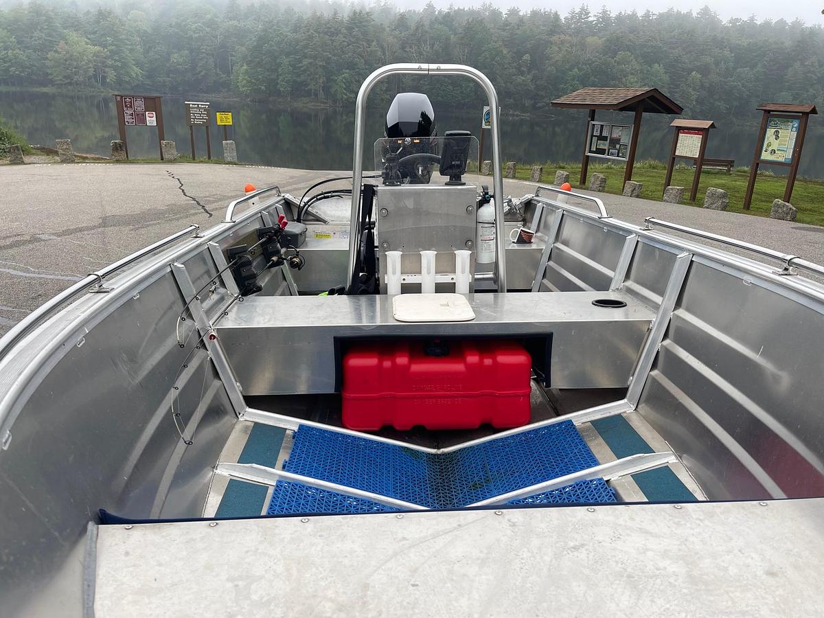 Used 2019 Marlon UV-14 console fish
