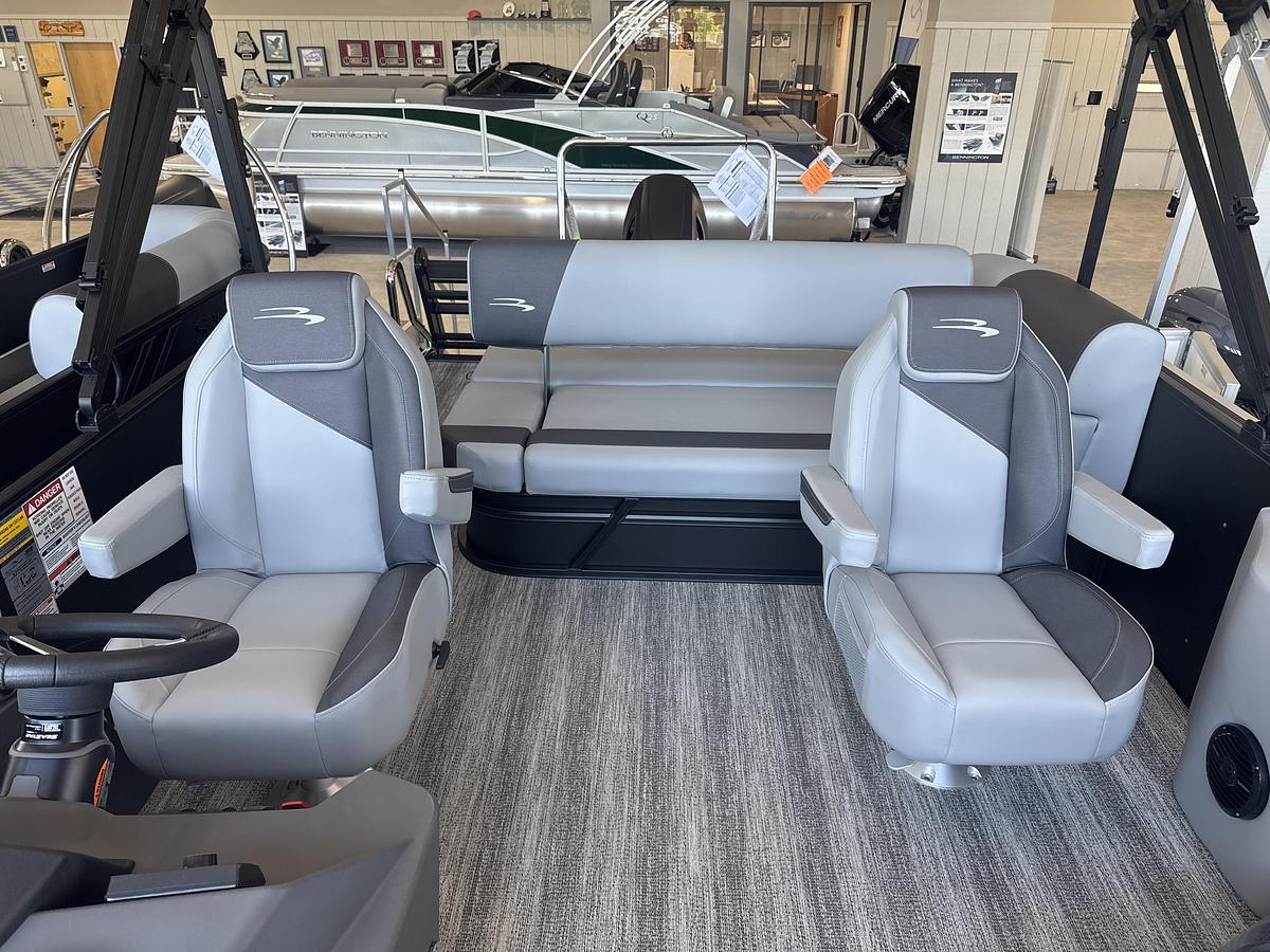 2027 Bennington 21SSB Tri-Toon W/140HP Suzuki